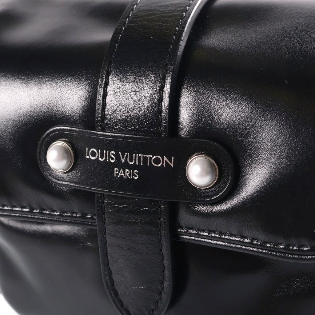 LOUIS VUITTON(ルイヴィトン) カーゴ ウェアラブル ウォレット ショルダーバッグ レザー ブラック M13989 レディース