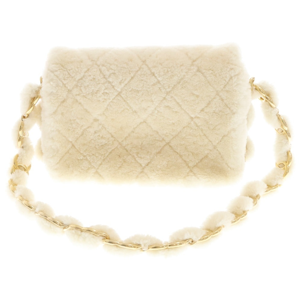 CHANEL(シャネル) マトラッセ シングルフラップ アイボリー シアリング ラムスキン アンティークマット ゴールド金具 プレート AS5193