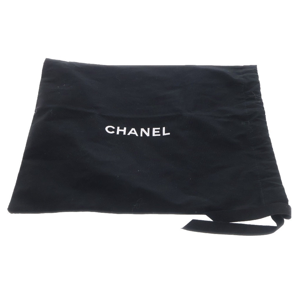 CHANEL(シャネル) マトラッセ シングルフラップ アイボリー シアリング ラムスキン アンティークマット ゴールド金具 プレート AS5193