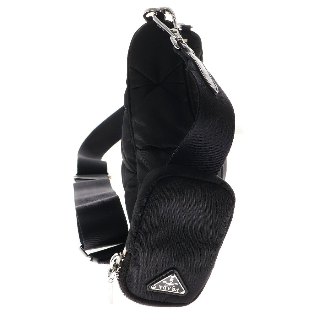 PRADA(プラダ) Re-Nylon パデッド ショルダーバッグ シルバー金具 トライアルロゴプレート ナイロン ブラック 1BC151