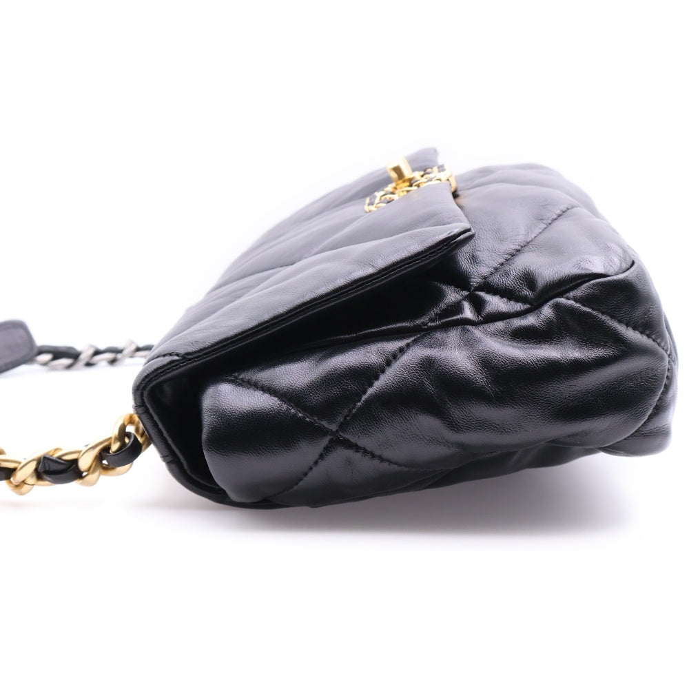 CHANEL(シャネル) シャネル19 チェーンショルダーバック 斜め掛けバッグ ブラック ゴールド金具 ラムスキン プレート
