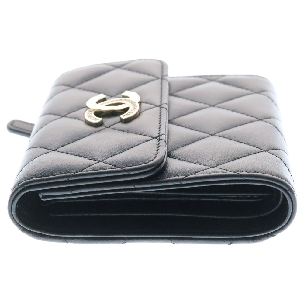 CHANEL(シャネル) マトラッセ ココマーク ラインストーン コンパクトウォレット ブラック ラムスキン ゴールド金具 財布