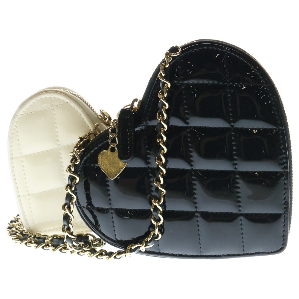 CHANEL(シャネル) ハートモチーフ チェーンショルダーバッグ ブラック×ホワイト パテントレザー ポシェットバッグ AP3295