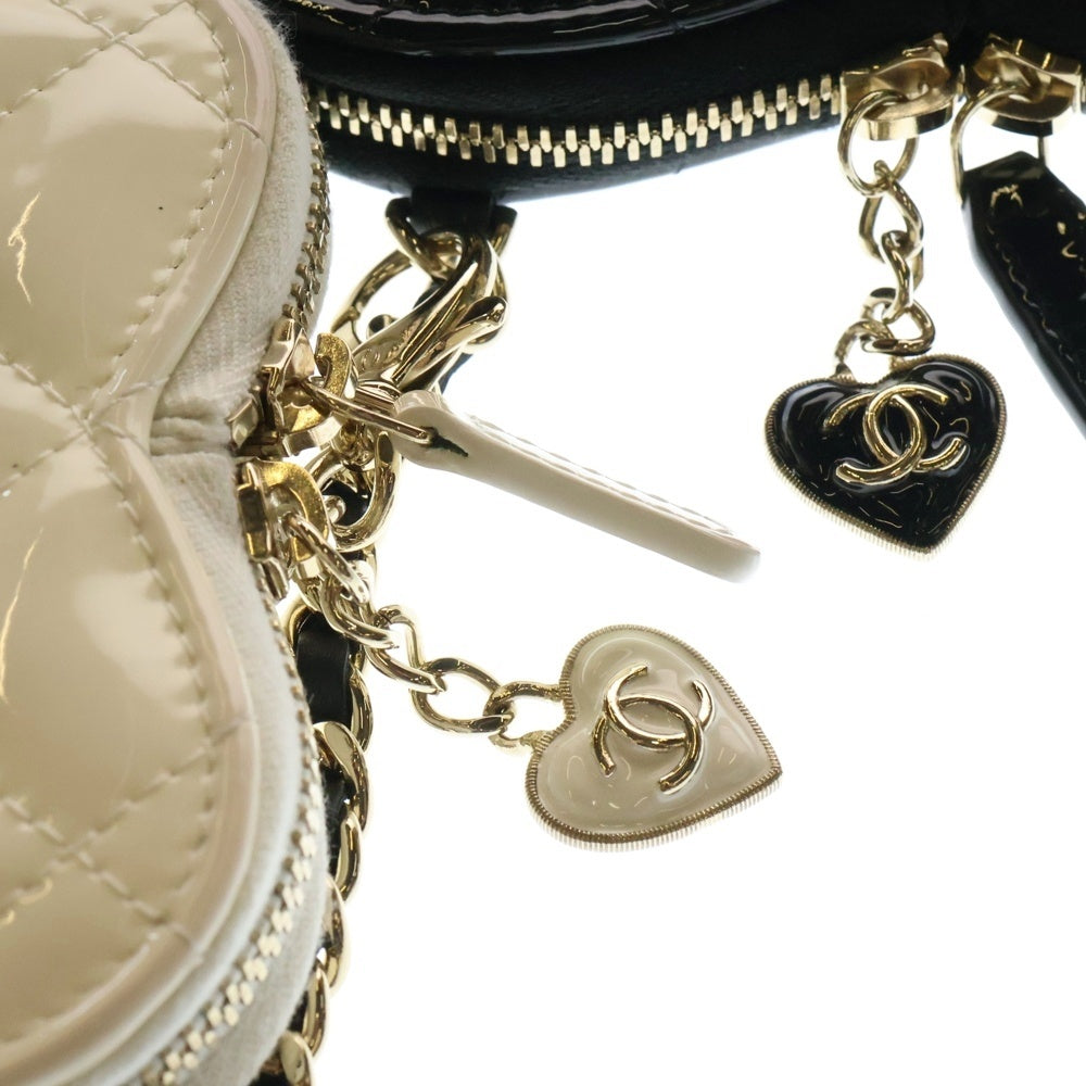 CHANEL(シャネル) ハートモチーフ チェーンショルダーバッグ ブラック×ホワイト パテントレザー ポシェットバッグ AP3295
