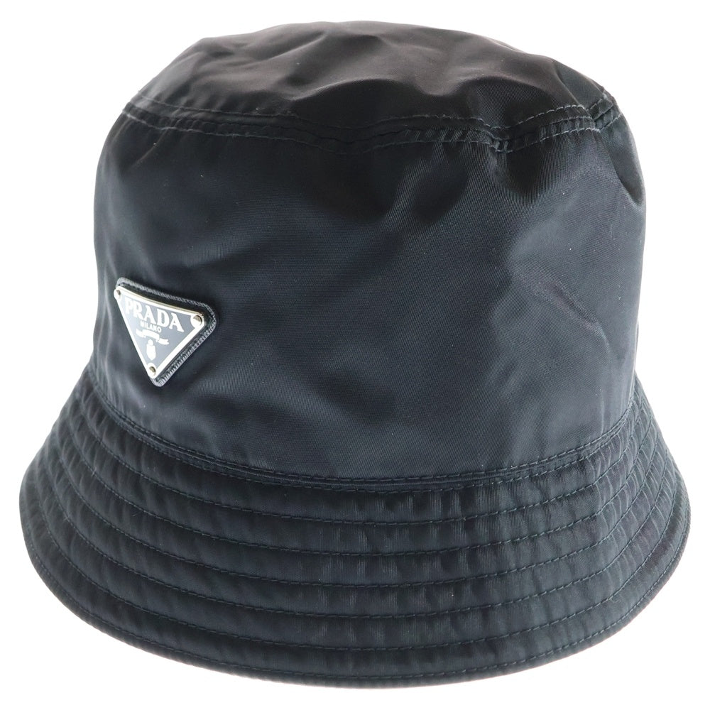 美品 PRADA プラダ バケットハット ロゴ トライアングル ブラックM PRADA(プラダ) トライアングルプレート ナイロン バケットハット