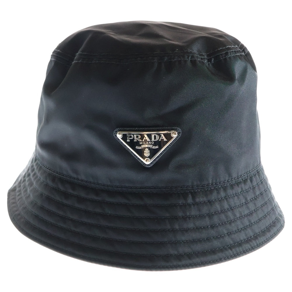 PRADA(プラダ) トライアングルプレート ナイロン バケットハット ブラック