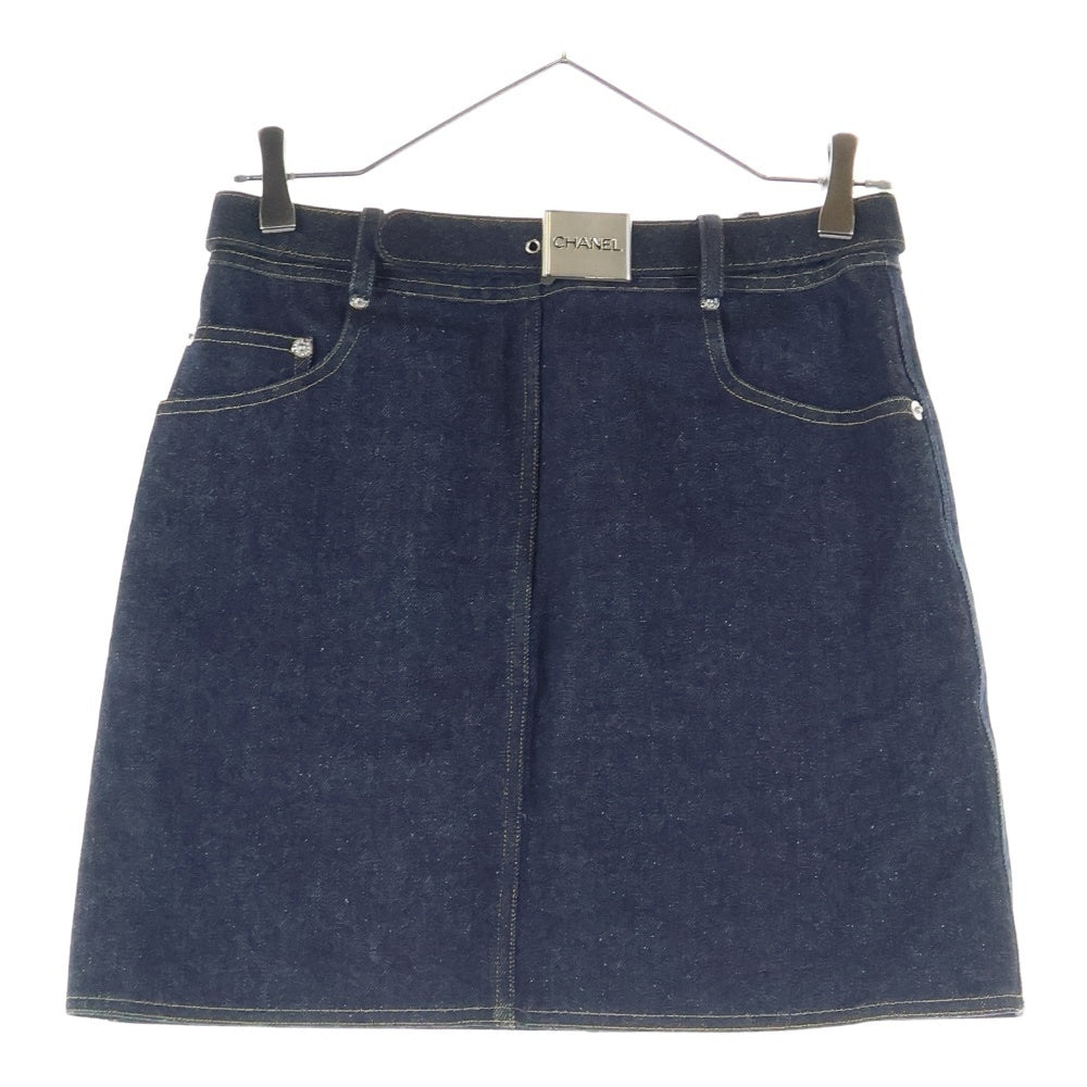 CHANEL(シャネル) 96P スプリングコレクション セットアップ ベルト付き ココマークボタン デニム ノーカラー トラッカージャケット タイト ミニスカート レディース P07055V04732