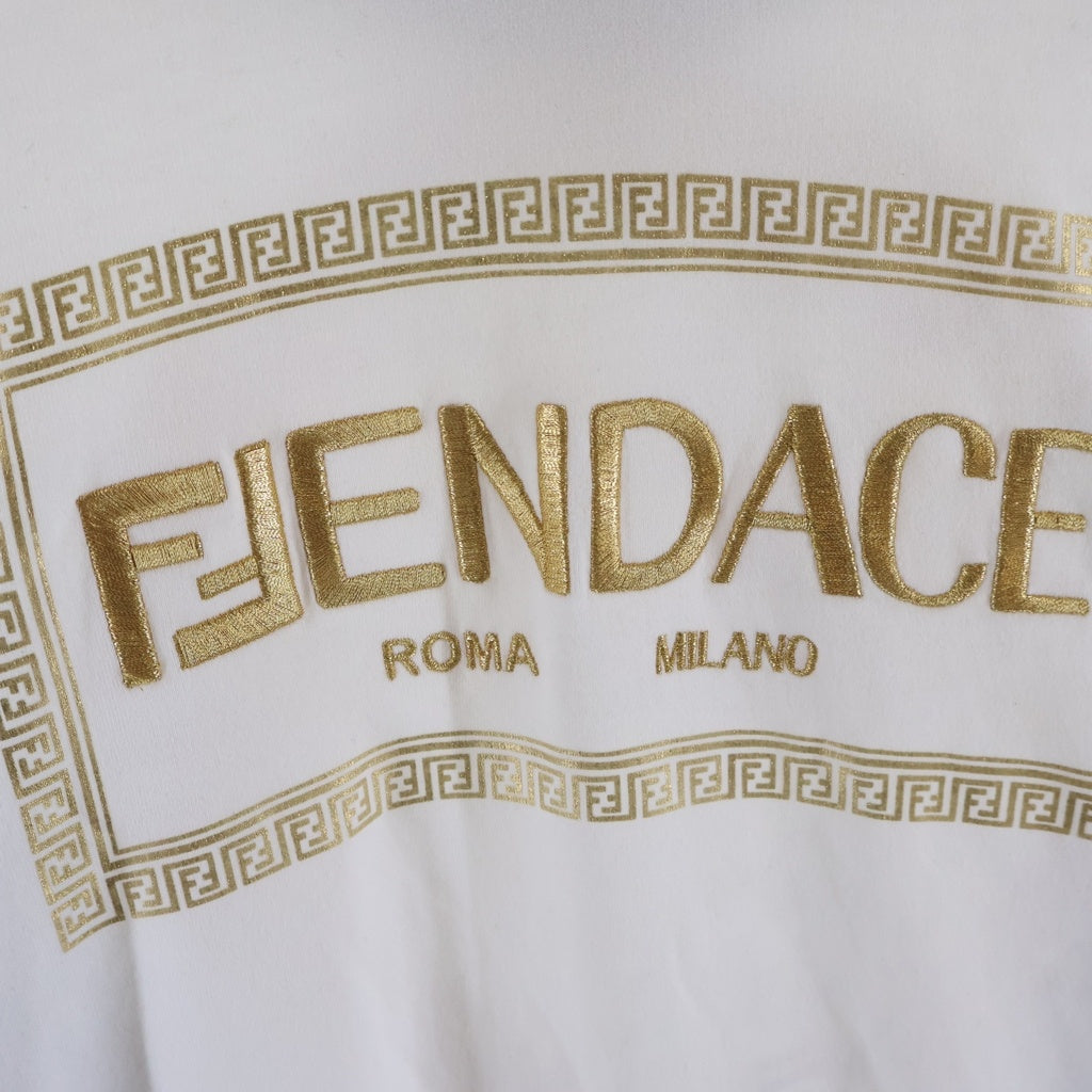 FENDI(フェンディ) ×VERSACE FENDACE ヴェルサーチ フェンダーチェ ロゴ刺繍 プルオーバースウェットパーカー フーディー ホワイト