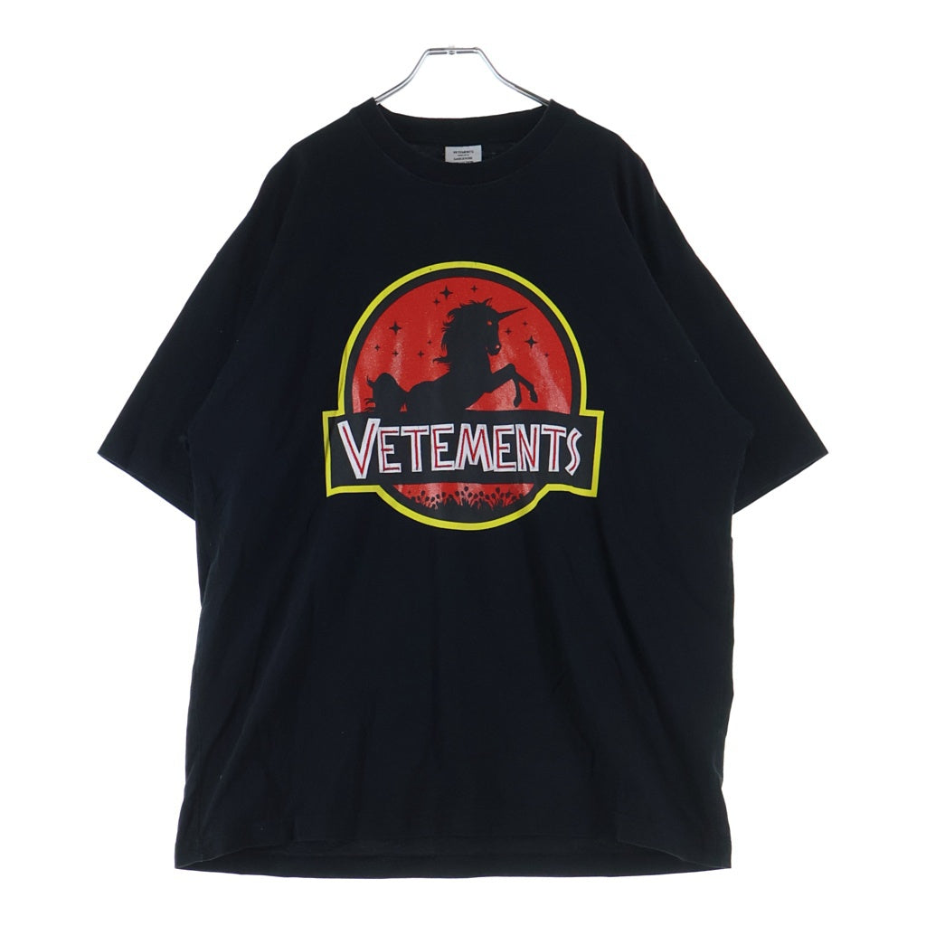 VETEMENTS(ヴェトモン) 21AW ワイルドユニコーン ジュラシックプリント ロゴ刺繍 半袖Tシャツ カットソー ブラック UA52TR320B