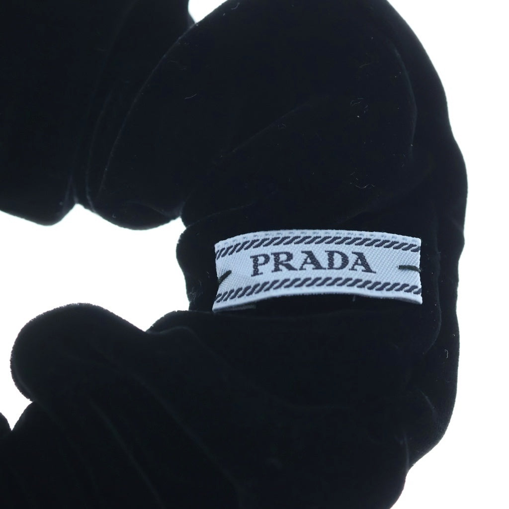 PRADA(プラダ) シュシュ ヘアゴム トライアングル ロゴ ベロア ブラック レディース