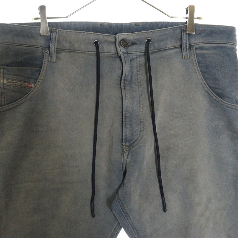 DIESEL(ディーゼル) KROOLEY-Y-T L.32 Sweat jeansストレッチ デニムパンツ ライトブルー A01897