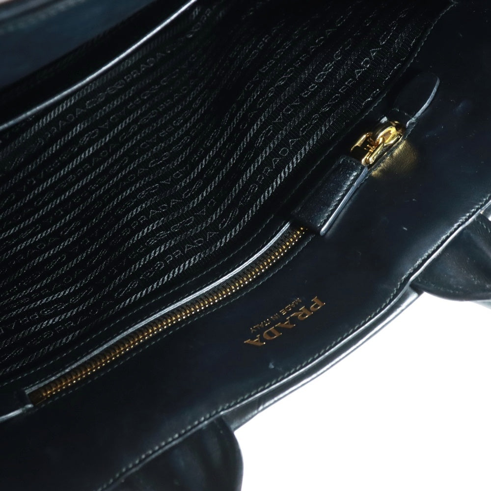 PRADA(プラダ) シンボル トップステッチ ロゴプレート ミディアム カーフレザー ハンド トートバッグ ゴールド金具 ブラック 1BA396