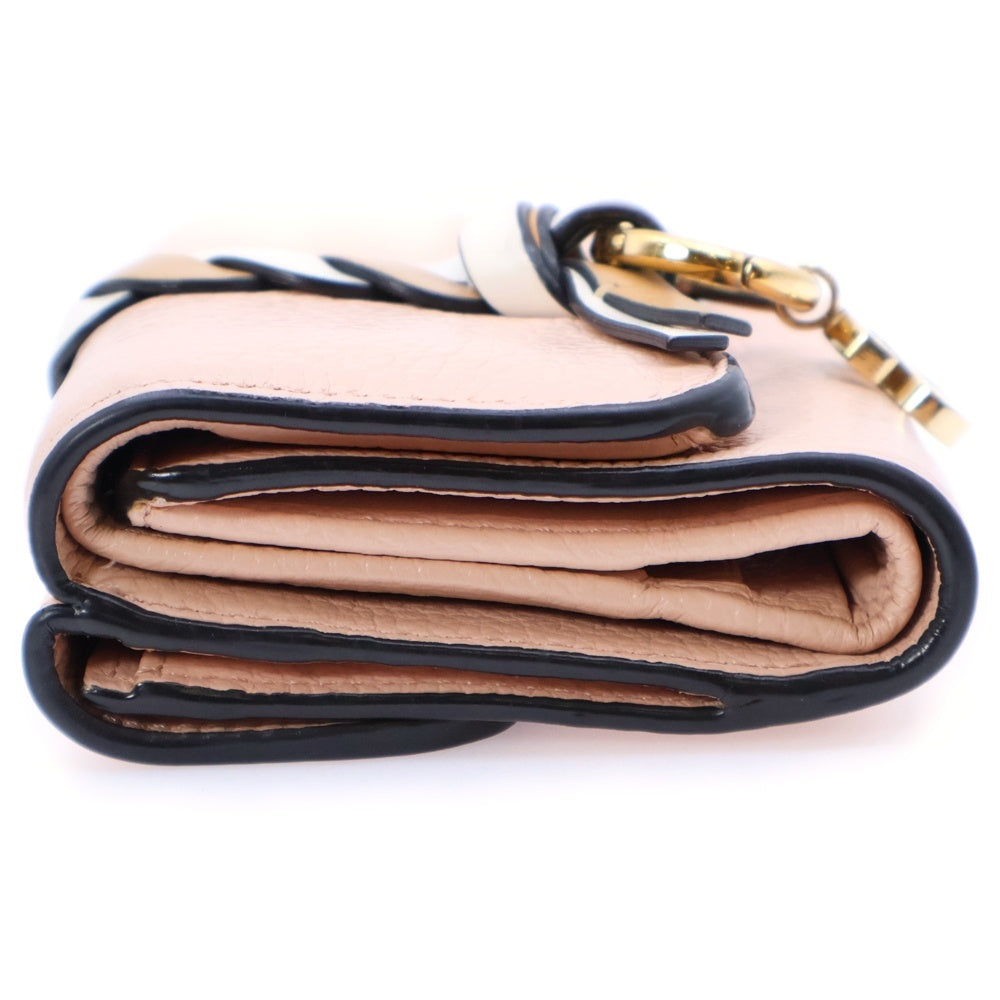 Chloe(クロエ) アルファベット トリフォールド レザーコンパクトウォレット 三つ折り財布 ピンクベージュ CHC22UP718H356JP