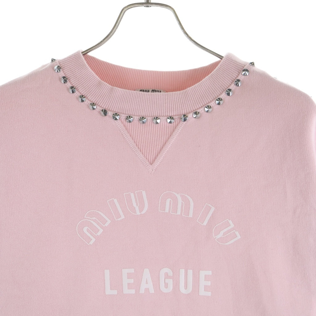 miumiu(ミュウミュウ) 21AW LEAGUE リーグ ロゴプリント スタッズ クルーネック プルオーバー スウェット トレーナー ピンク MJL800 レディース