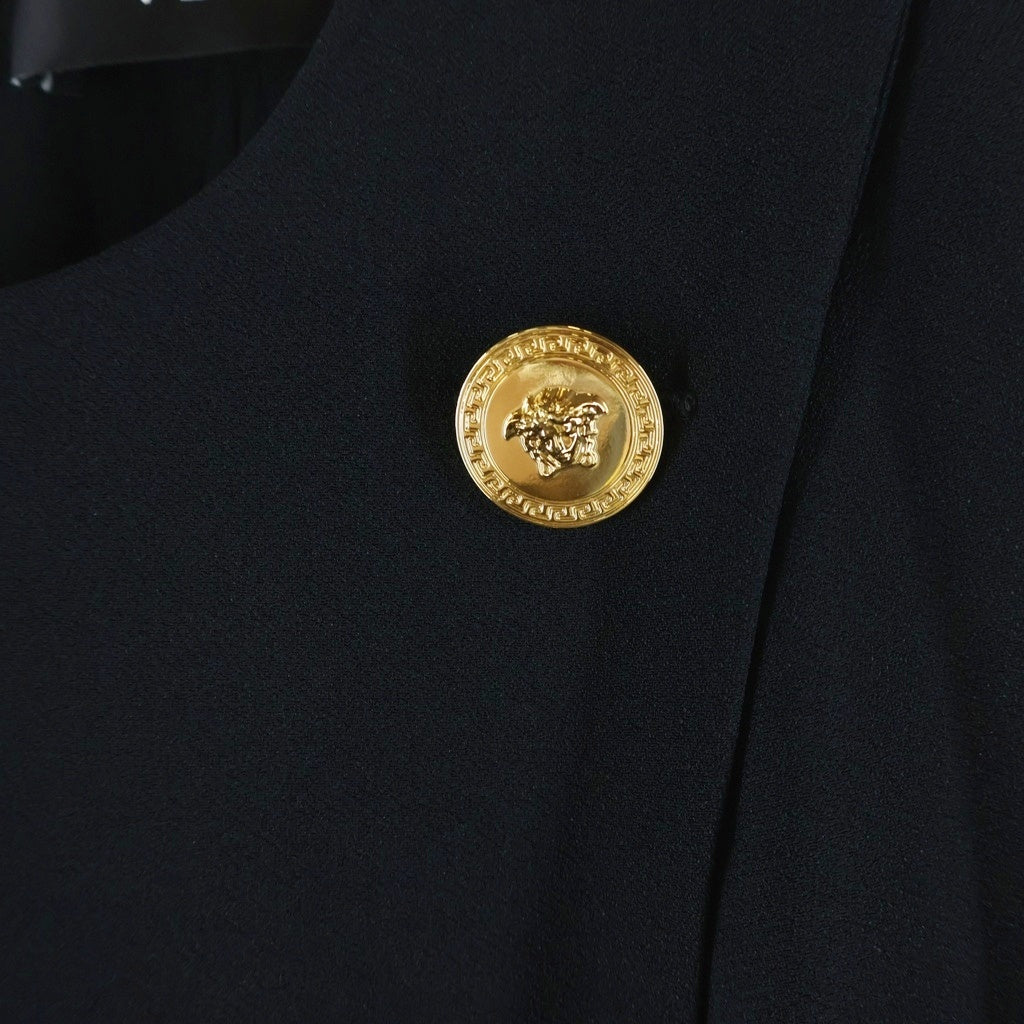 VERSACE(ヴェルサーチ) メデューサボタン リトル ノースリーブ ミディアムワンピース ドレス ブラック レディース A89546S