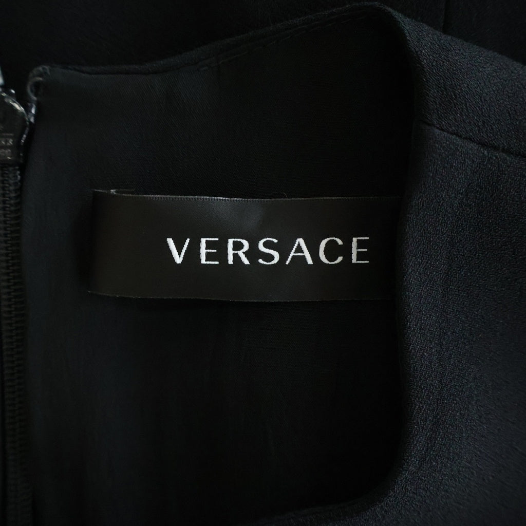 VERSACE(ヴェルサーチ) メデューサボタン リトル ノースリーブ ミディアムワンピース ドレス ブラック レディース A89546S