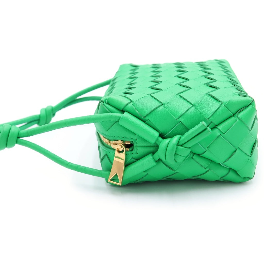 BOTTEGA VENETA(ボッテガヴェネタ) ミニループカメラ ショルダーバッグ イントレチャート レザー グリーン レディース