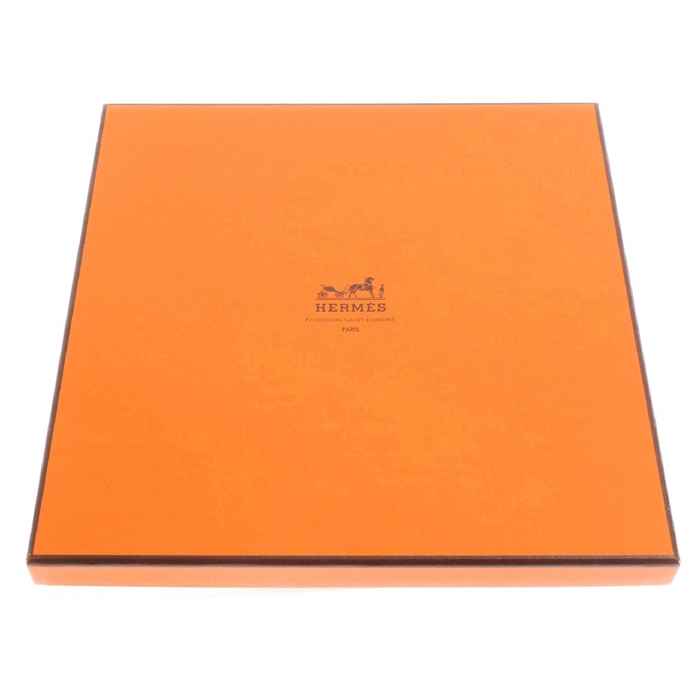 HERMES(エルメス) カレ90 LE MORS A LA CONETABLE 轡の気品 ブラック×ゴールド シルク スカーフ