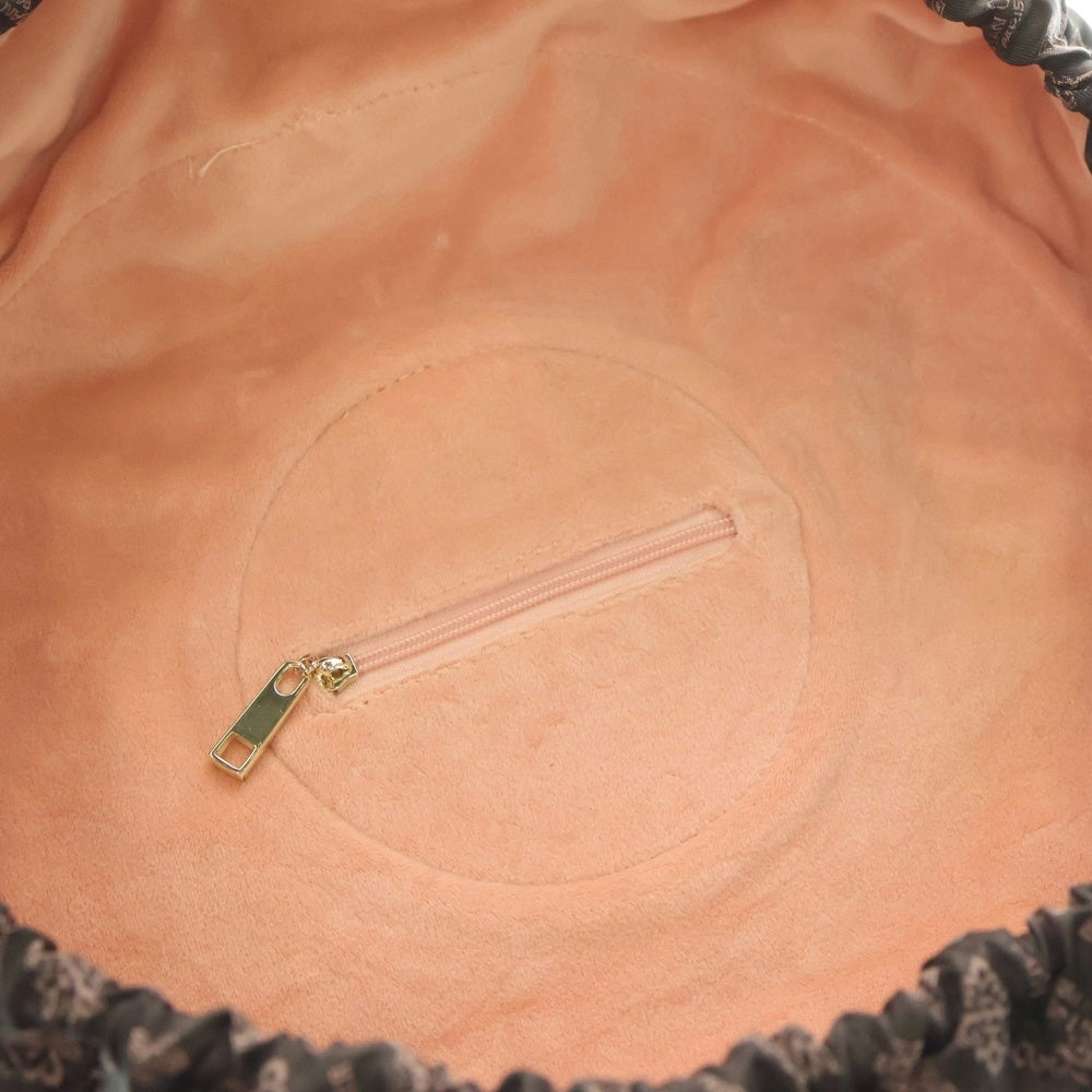 NO BRAND(ノーブランド) クリスチャンオリビエ 裏地スエード ナイロンロゴ巾着ポーチ ブラウン