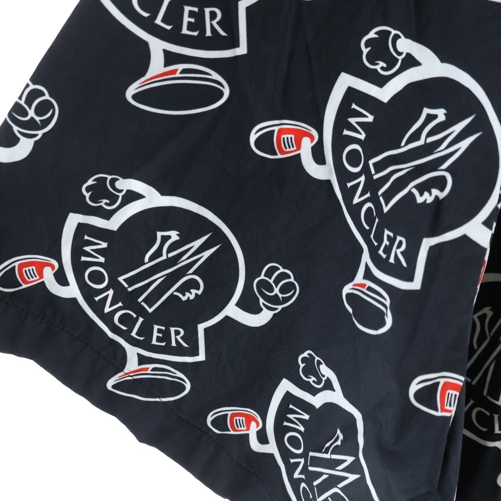 MONCLER(モンクレール) 23SS ロゴ キャラクター 総柄プリント オープンカラー 半袖シャツ ブラック I10912F00005 596RO