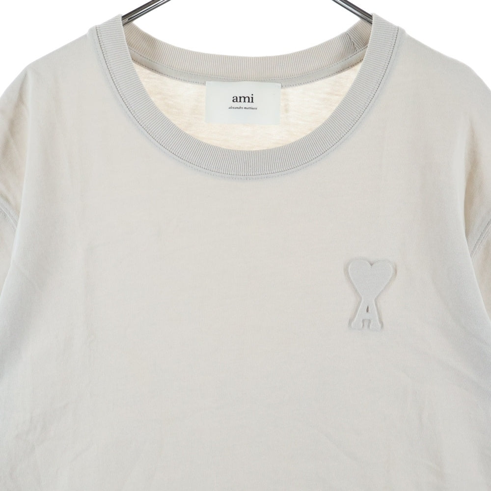 AMI Alexandre Mattiussi(アミアレクサンドルマテュッシ) Ami De Coeur アミ ドゥ クール エンボス ハートロゴ クルーネック 半袖Tシャツ カットソー アイボリー UTS025.726