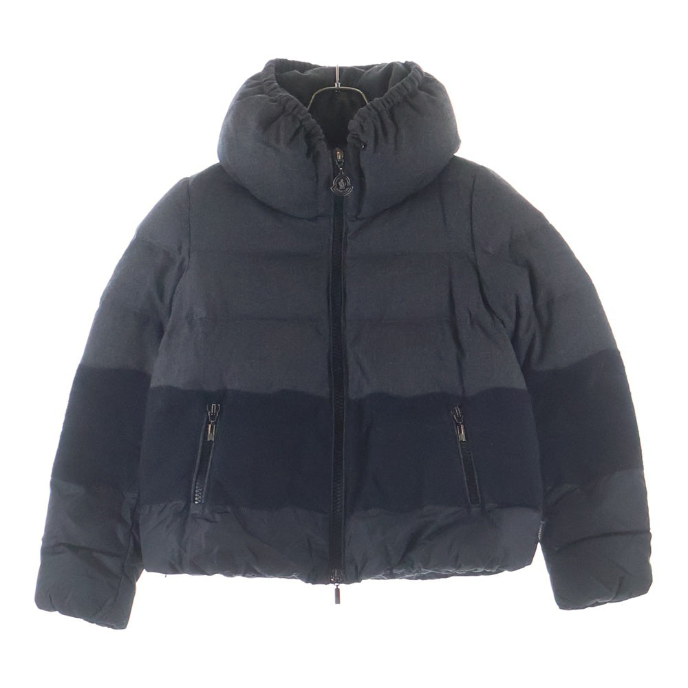 MONCLER(モンクレール) ARBOUSIER GIUBBOTTO アルボージエジュポット フーデッドダウンジャケット グレー レディース