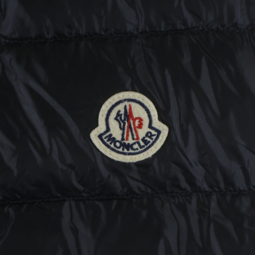 MONCLER(モンクレール) 23SS GUI GILET ワッペンロゴ ジップアップ ダウンベスト ブラック I10911A10700 53029