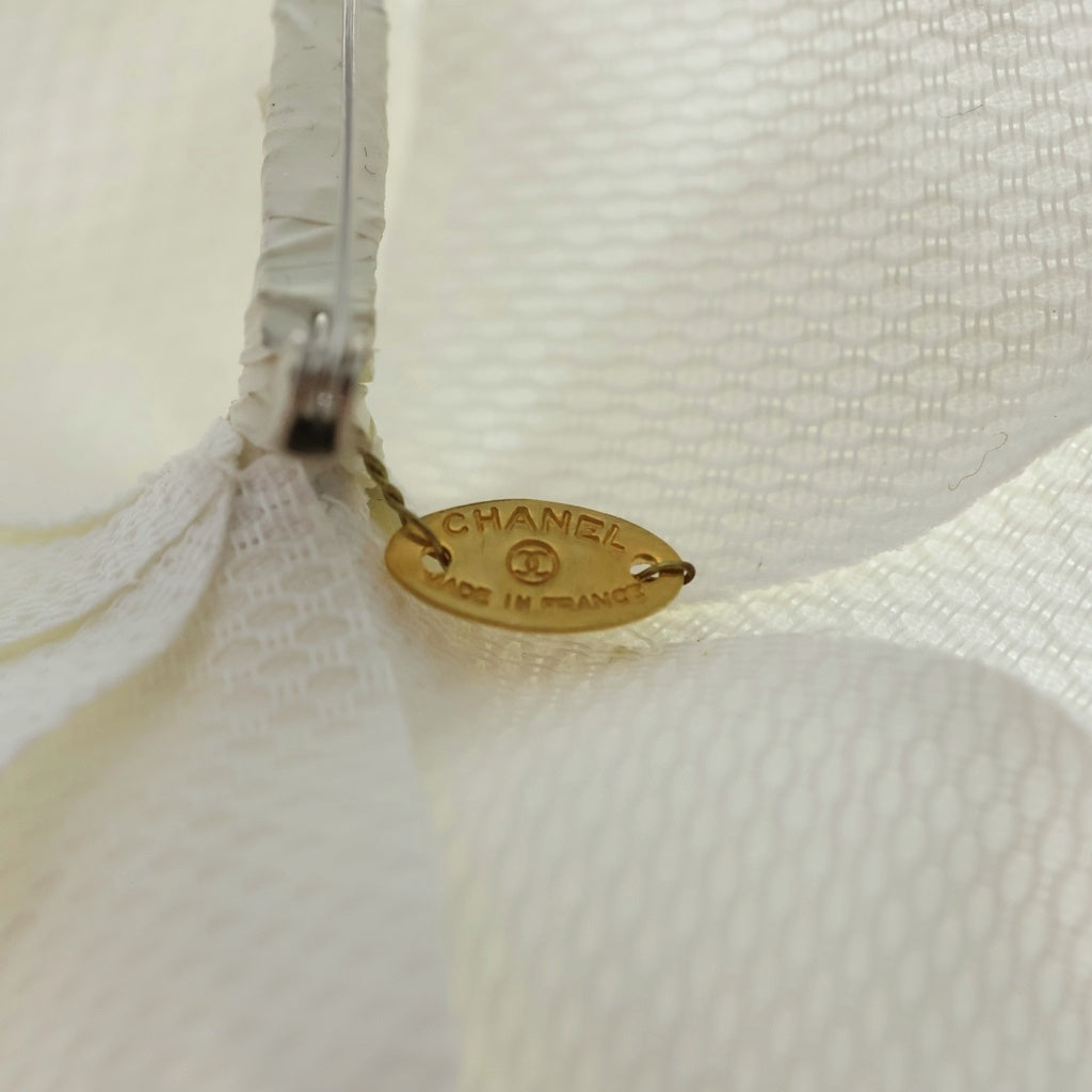 CHANEL(シャネル) カメリア ブローチ コサージュ ホワイト レディース