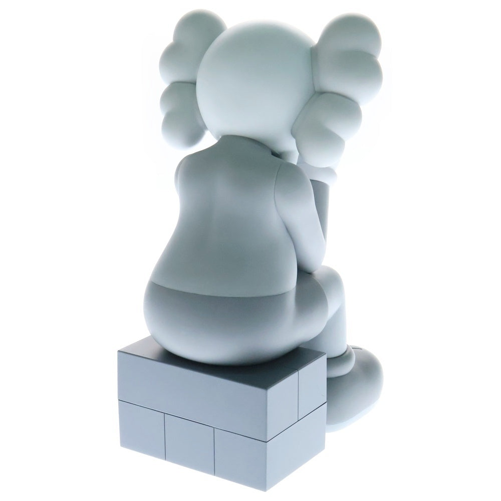 MEDICOM TOY(メディコムトイ) ×KAWS COMPANION Passing Through カウズ コンパニオン フィギュア 人形 グレー