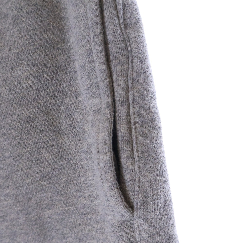FEAR OF GOD ESSENTIALS(フィアオブゴッド エッセンシャルズ) ラバーロゴショートパンツ ドローストリングハーフパンツ グレー