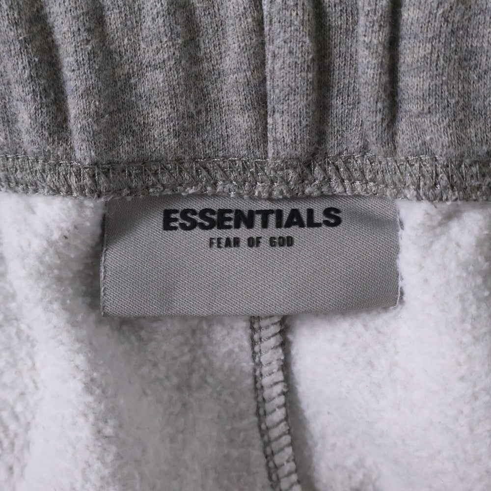 FEAR OF GOD ESSENTIALS(フィアオブゴッド エッセンシャルズ) ラバーロゴショートパンツ ドローストリングハーフパンツ グレー