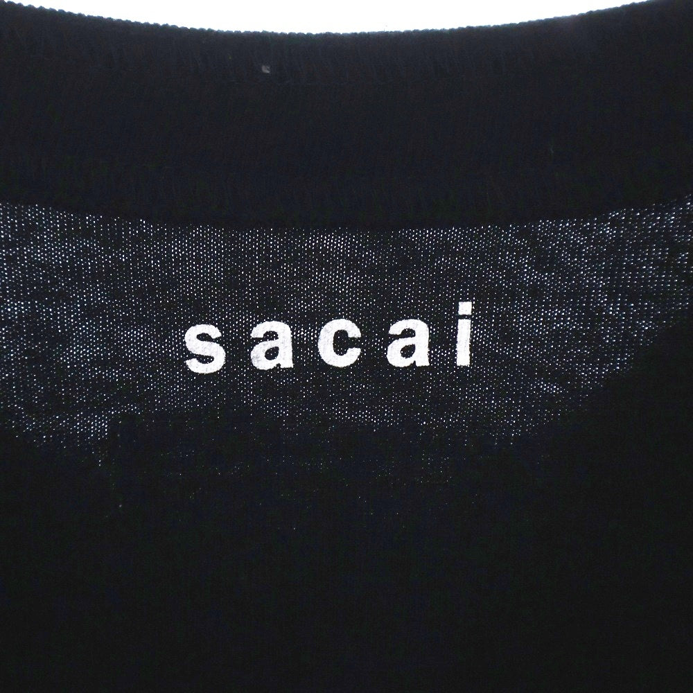 Sacai(サカイ) レタープリント 半袖クルーネックTシャツ ブラック 25-0975S