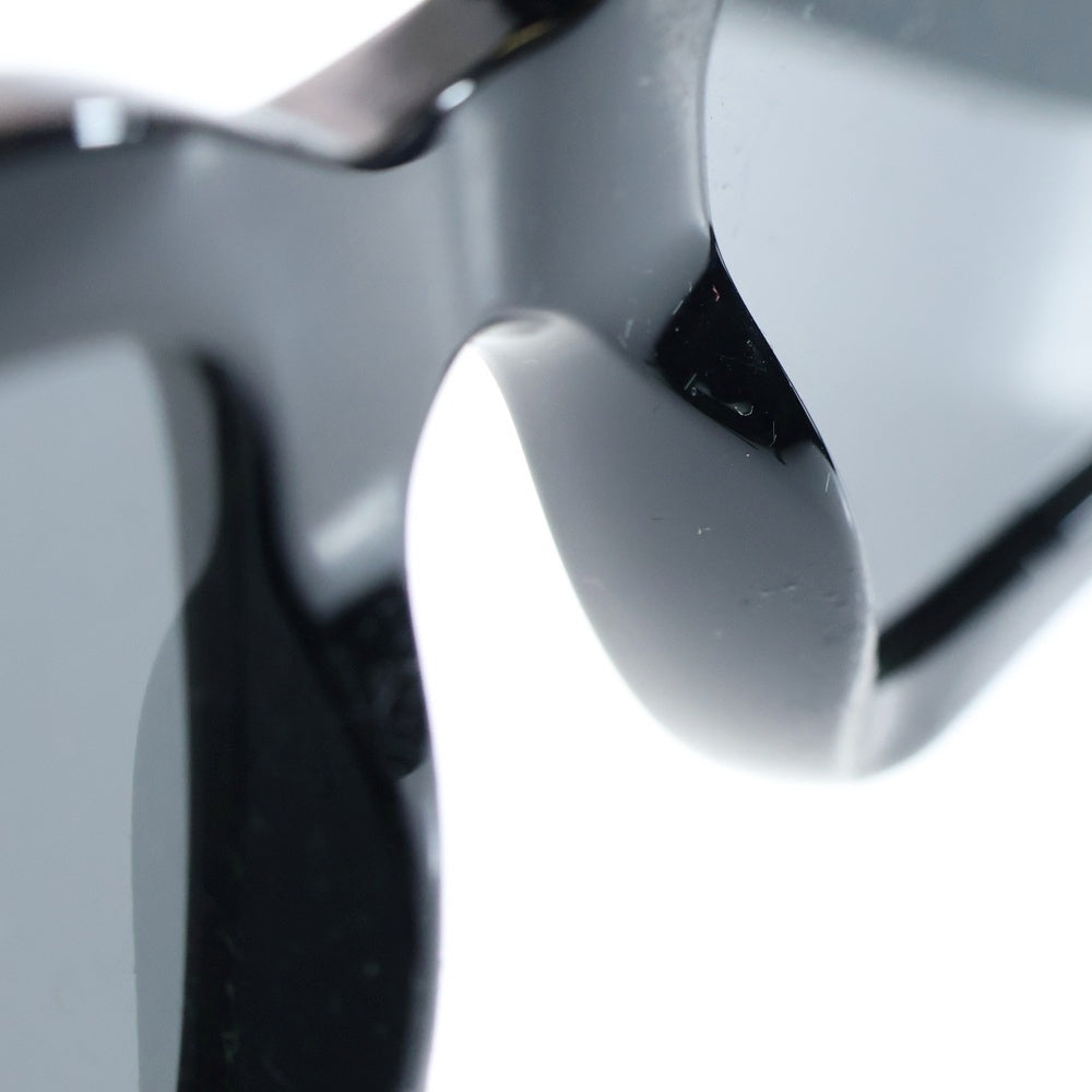 BURBERRY(バーバリー) Bテンプルロゴ スクエアシェイプ セルフレームサングラス アイウェア ブラック B4312 3907/87