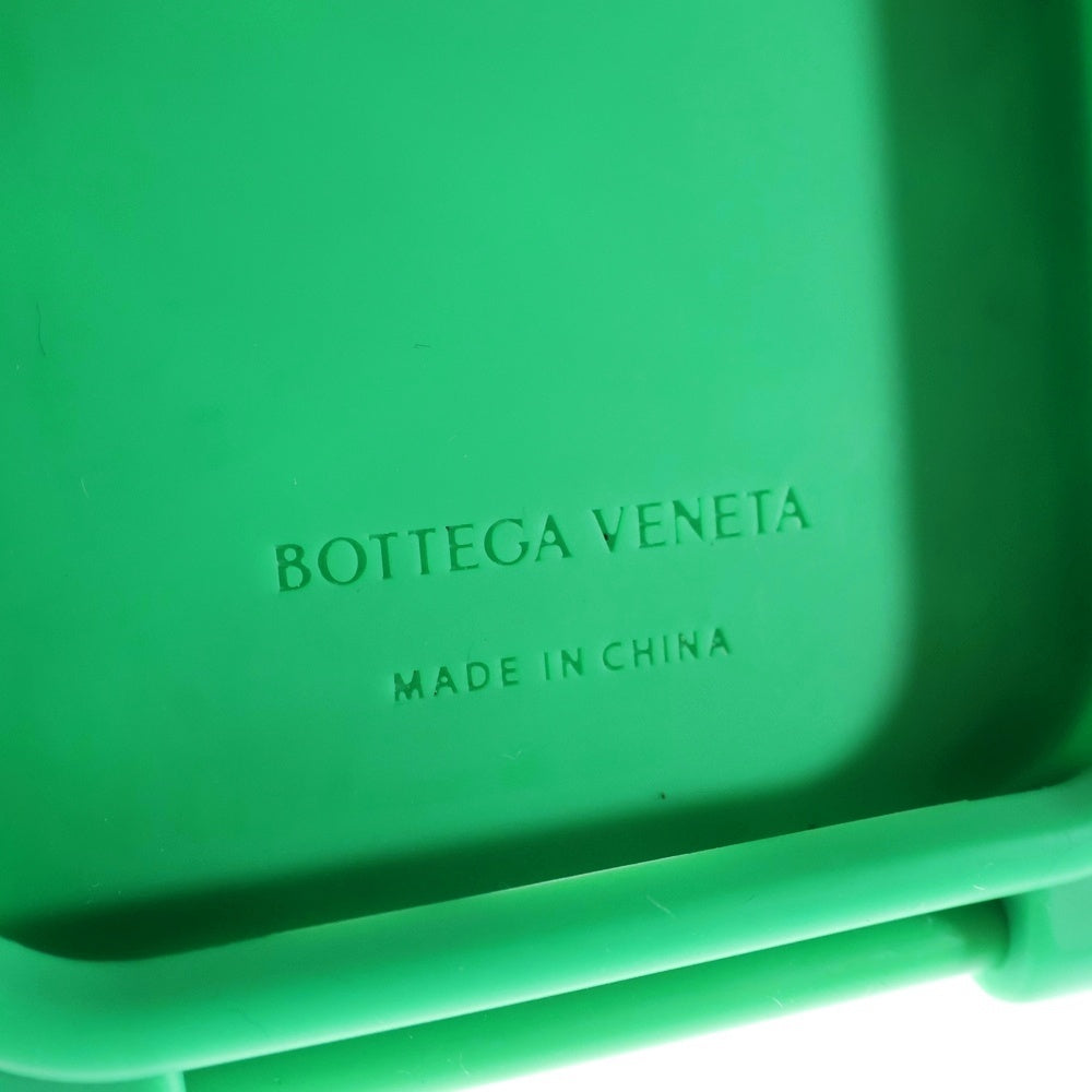 BOTTEGA VENETA(ボッテガヴェネタ) イントレチャート ラバー ストラップ付アイフォンケース グリーン