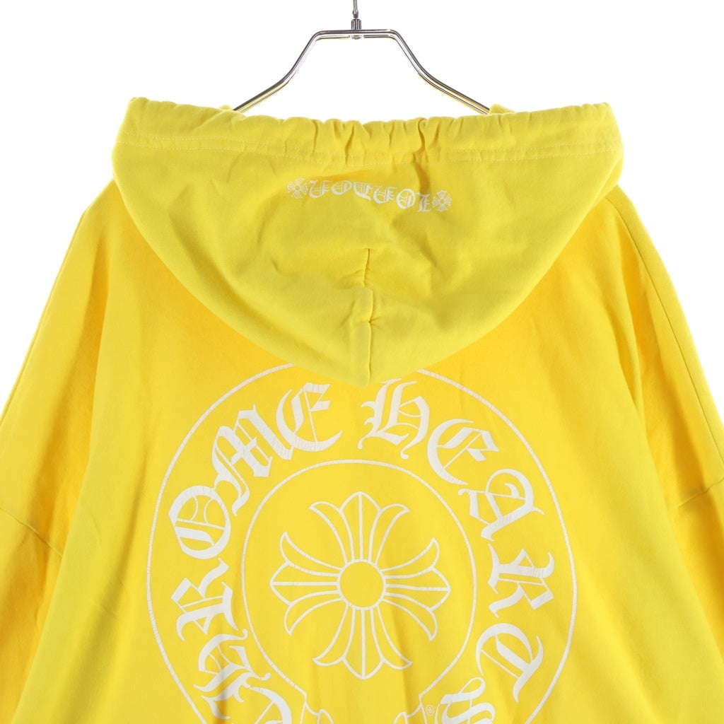 CHROME HEARTS(クロムハーツ) FRIENDS & FAMILY EXCLUSIVE SWTSHIRT HD PLVR フレンズ&ファミリー限定 アームロゴプリントコットンプルオーバーパーカー イエロー