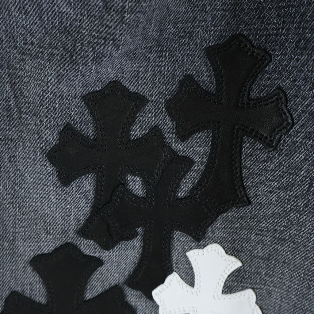 CHROME HEARTS(クロムハーツ) JEAN SL FLEURKNEE クロスパッチ付きフレアニーデニムパンツ ブラック/ホワイト