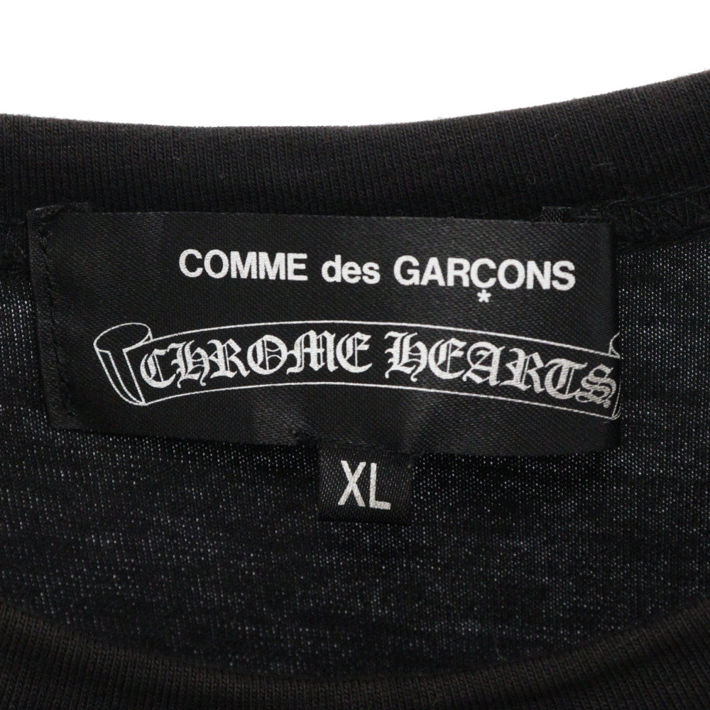 CHROME HEARTS(クロムハーツ) 12SS×コムデギャルソン 2012SS DSM別注 Scroll Label Logo Tee ZI-T001 コラボ スクロールロゴプリント 半袖Tシャツ