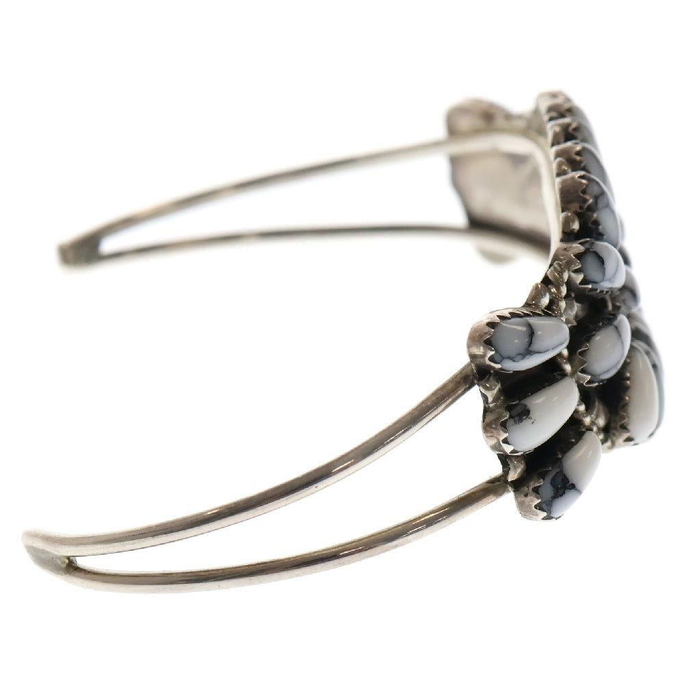 INDIAN JEWELRY(インディアンジュエリー) ナバホ族 ホワイトバッファロー ターコイズ付き バングル シルバー