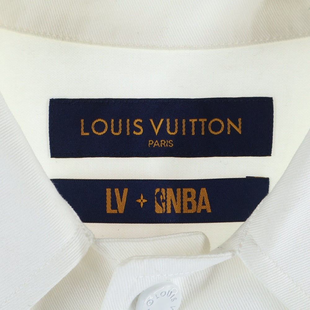 LOUIS VUITTON(ルイヴィトン) 21SS×NBA バックロゴレザーパッチ付き半袖シャツ RM212M EV9 HLS11W ホワイト