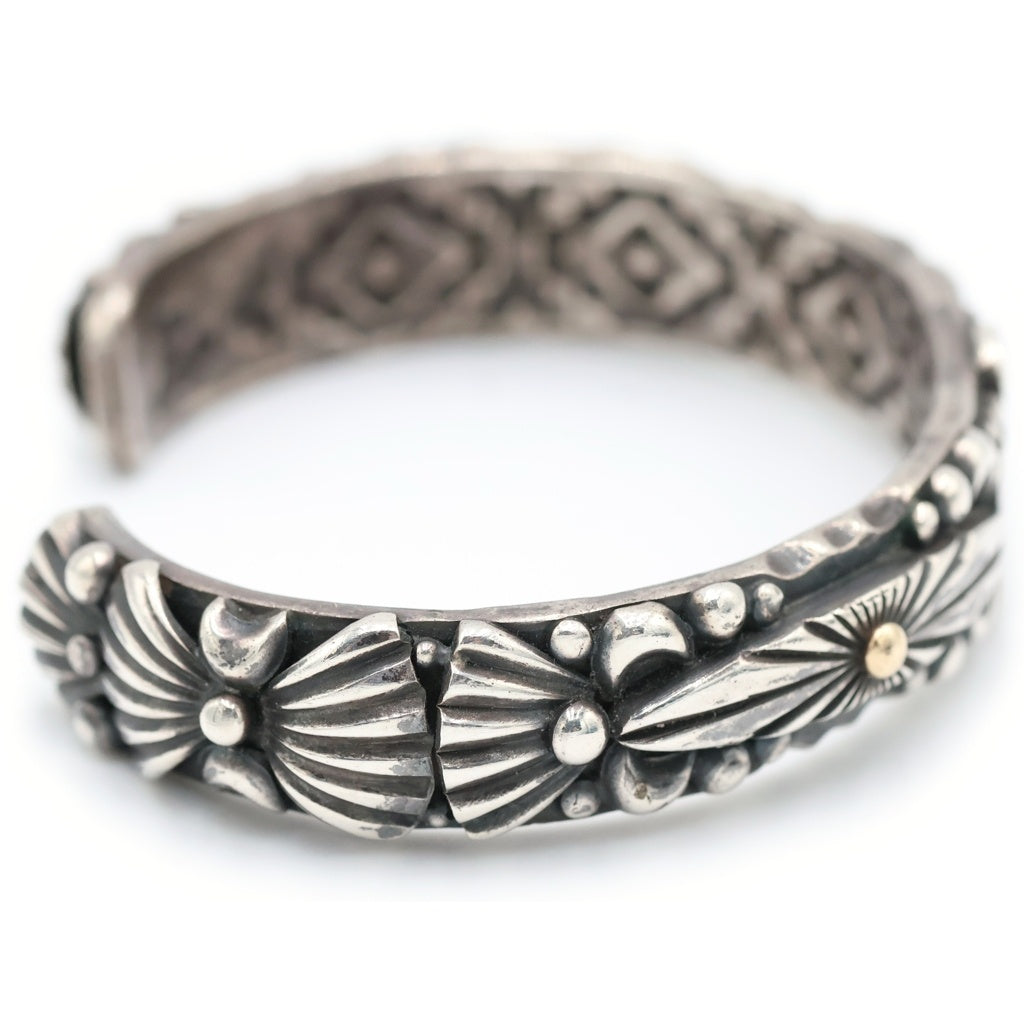 INDIAN JEWELRY(インディアンジュエリー) ナバホ族 Delbert Gordon デルバートゴードン作 イーグルバングル シルバー