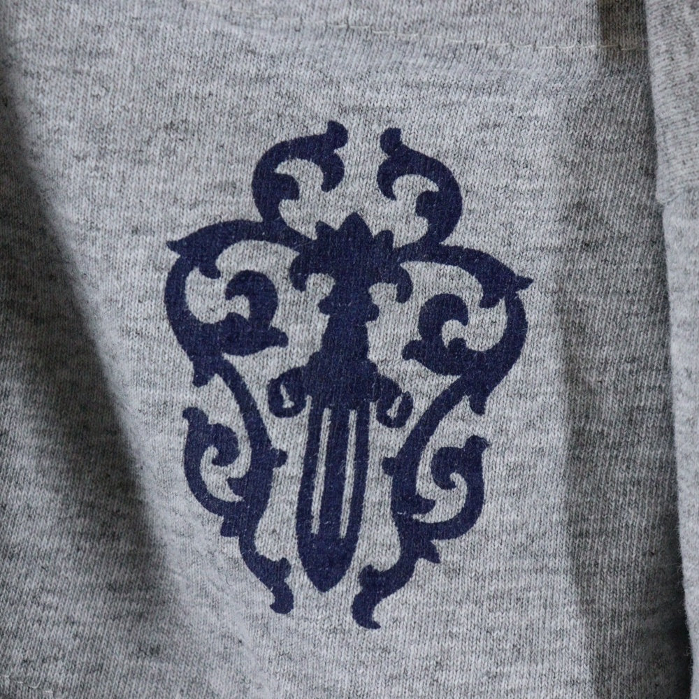 CHROME HEARTS(クロムハーツ) OLD DAGGER S/S Tee オールドモデル ダガーポケット ロゴ バックプリント 半袖Tシャツ グレー