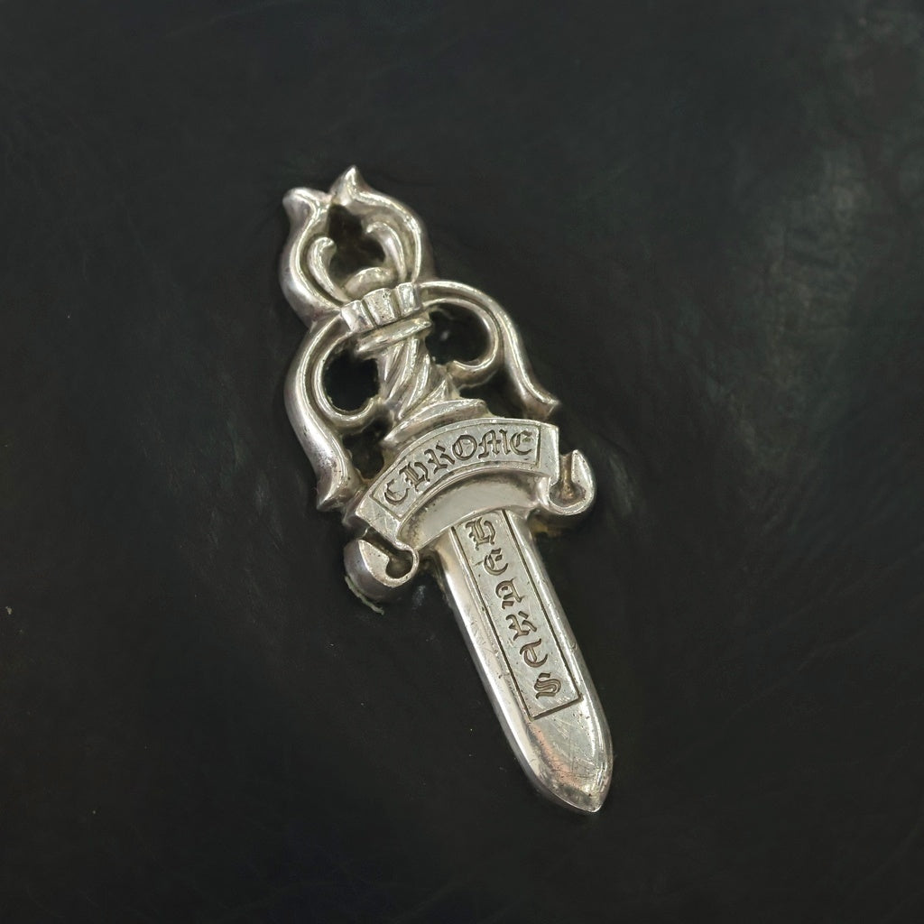 CHROME HEARTS(クロムハーツ) MILO ラージダガー メールショルダーバッグ レザーバッグ ブラック