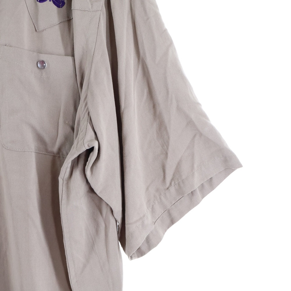 Needles(ニードルス) フロント刺繍 半袖シャツ ベージュ