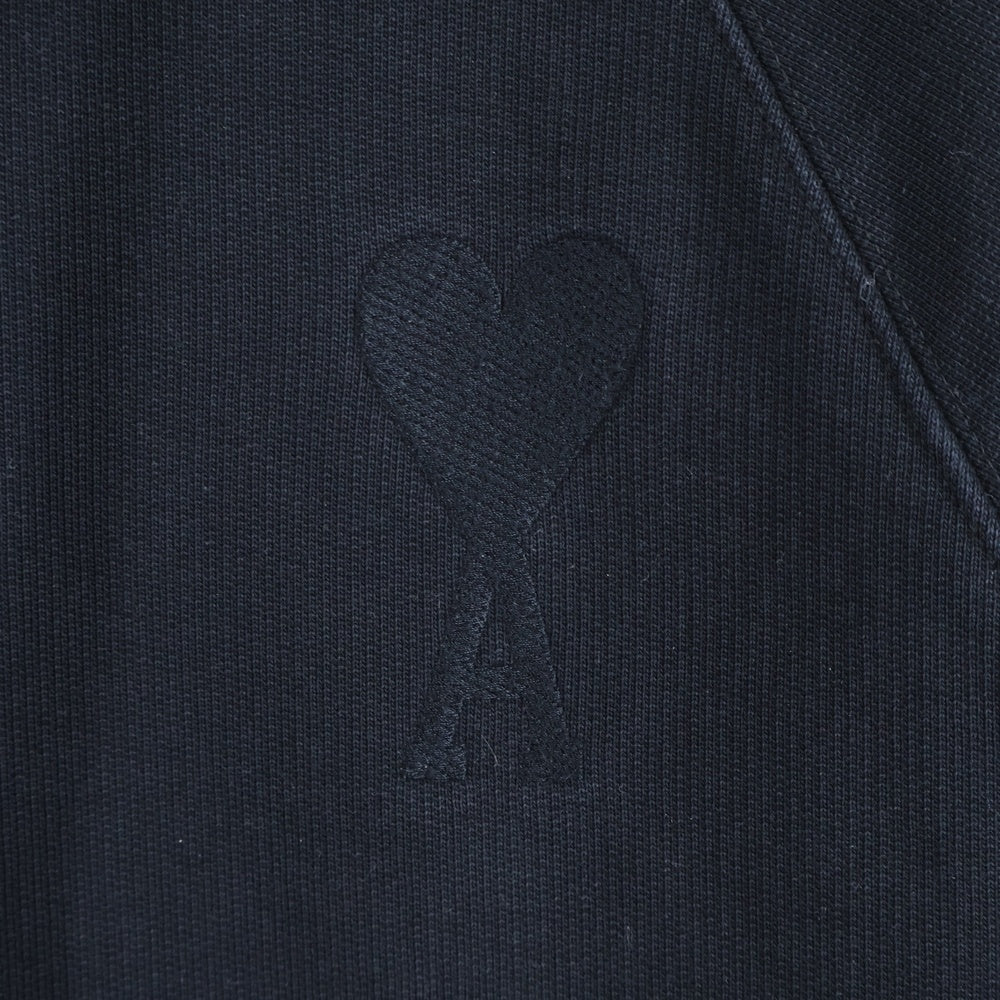 ami paris(アミパリス) フロントブランドロゴ刺繍 プルオーバーパーカー ブラック USW202.747