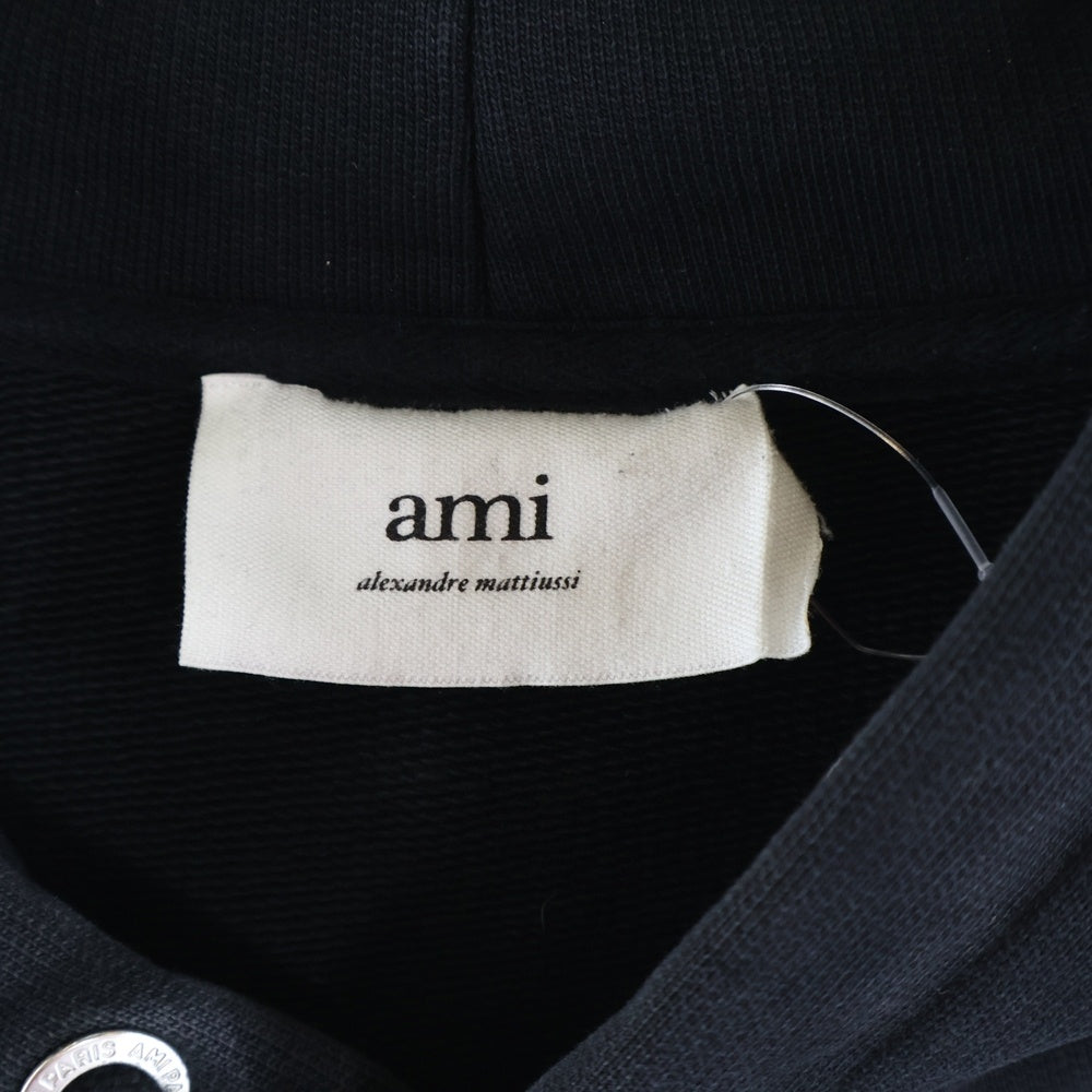 ami paris(アミパリス) フロントブランドロゴ刺繍 プルオーバーパーカー ブラック USW202.747