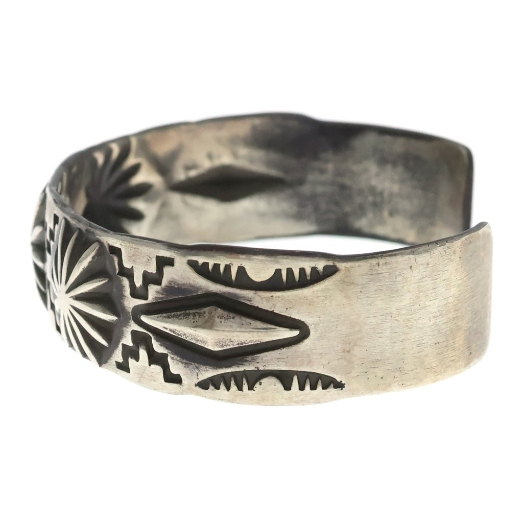 INDIAN JEWELRY(インディアンジュエリー) ナバホ族 ノラ タへ バングル シルバー