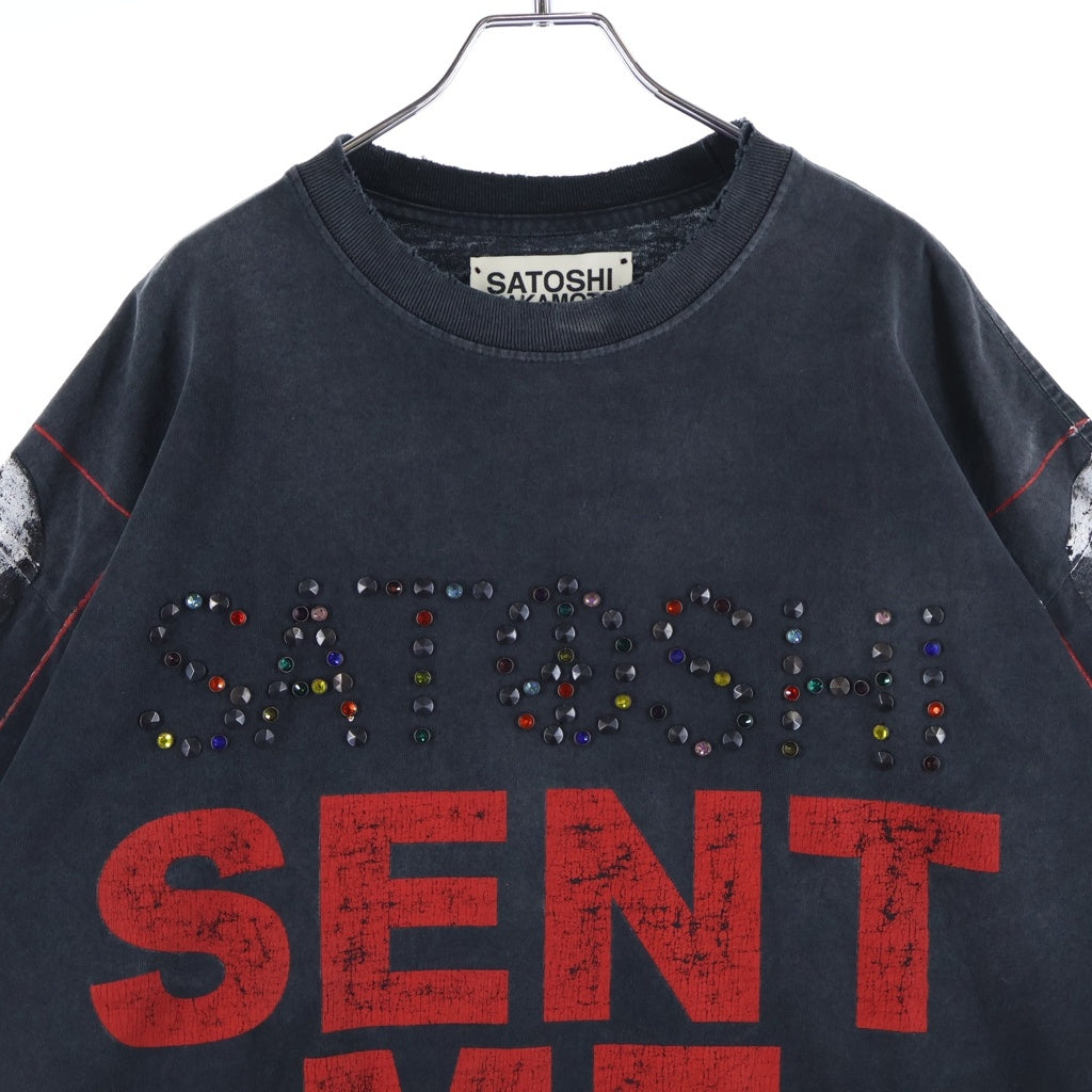 SATOSHI NAKAMOTO(サトシナカモト) 26SS SATOSHI SENT ME TEE スタッズロゴTシャツ