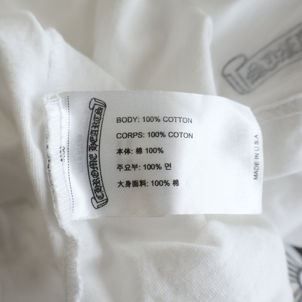 CHROME HEARTS(クロムハーツ) BACK ARCH LOGO SCROLL LABEL USA PRINT TEE バックアーチロゴ スクロールラベル プリント 半袖Tシャツ カットソー ホワイト
