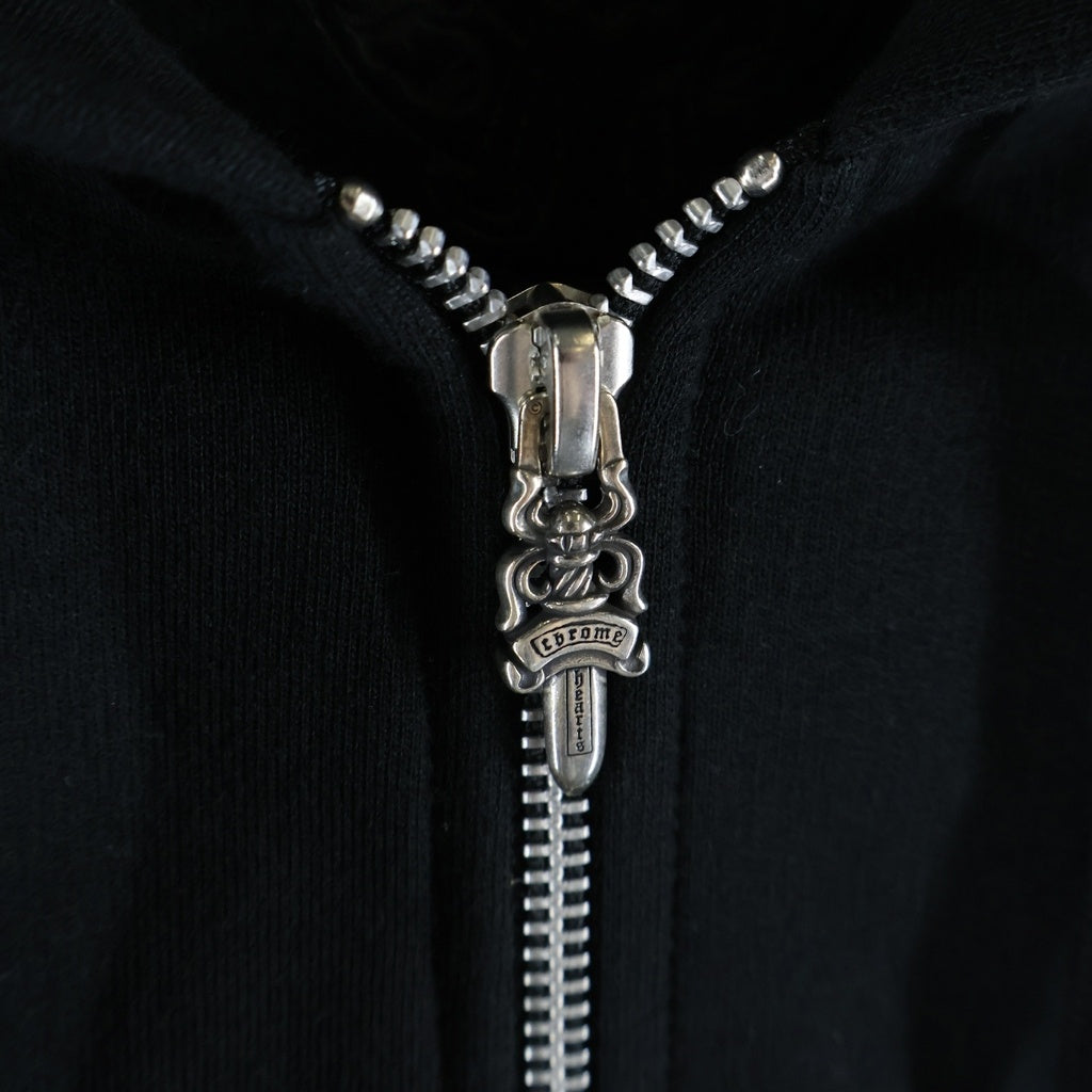 CHROME HEARTS(クロムハーツ) SWTSHRT HD ZIP ヴァーティカルロゴ 袖英字プリント ダガージップ フーディー ブラック