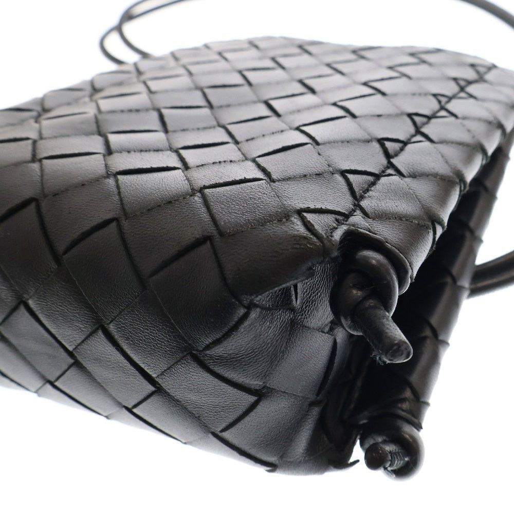 BOTTEGA VENETA(ボッテガヴェネタ) イントレチャート ストラップポーチ ショルダーバッグ ブラック 斜め掛けバッグ レザー